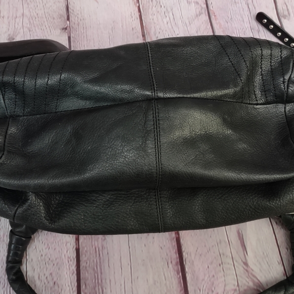 B. Makowsky Black Genuine Leather Slouchy Boho Bucket Bag - Picture 12 of 13